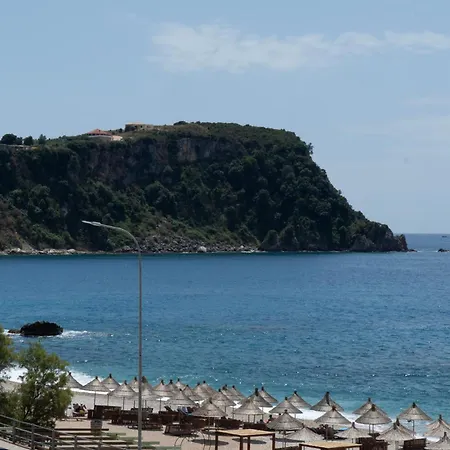 Rondo'S Hotel Himare Exterior photo